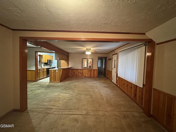 4th image of 315 Elbow Ln