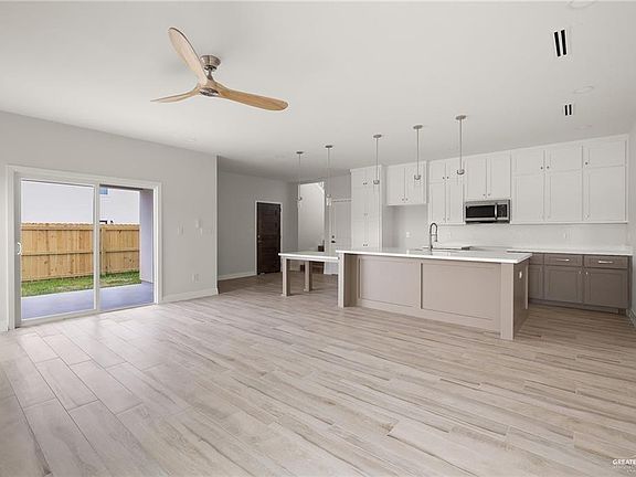 4th image of 2507 E Solar Dr