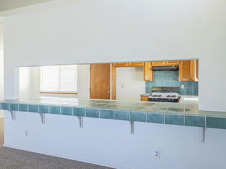 6940 Quezon Ave — Photo 16