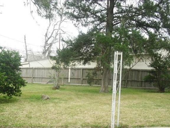 2nd image of 11107 Hunkler Dr
