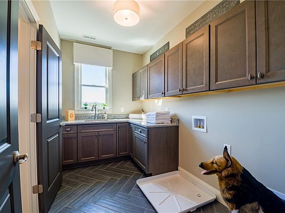 4th image of 4770 Aberdeen Dr