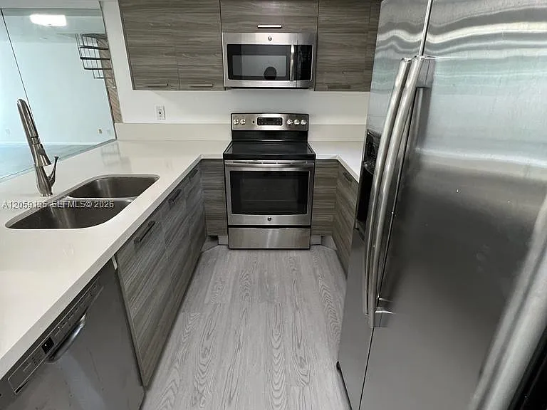 2180 Brickell Ave #7 — Photo 10
