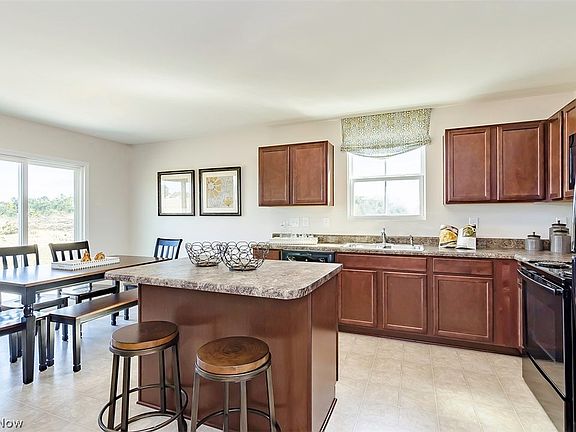 4th image of 190 Celia Ln