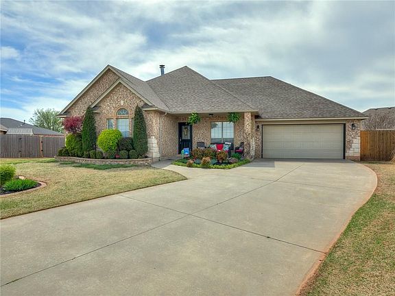 2nd image of 630 W Pine Rose Court Way
