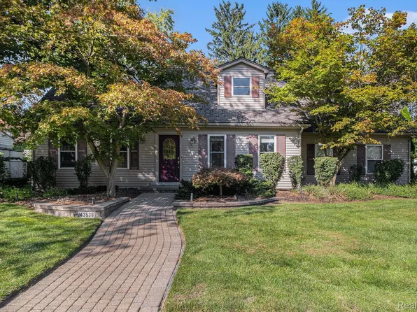 43536 Galway Dr, Northville, MI 48167