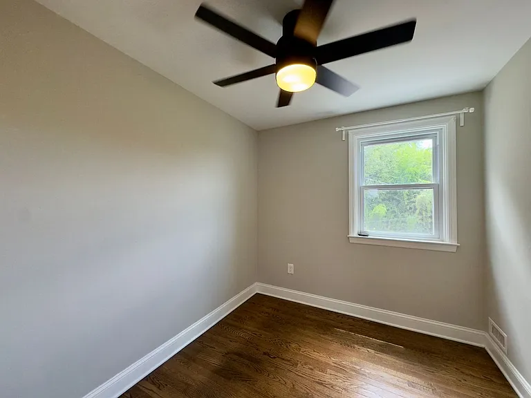 205 Sipple Ave — Photo 12
