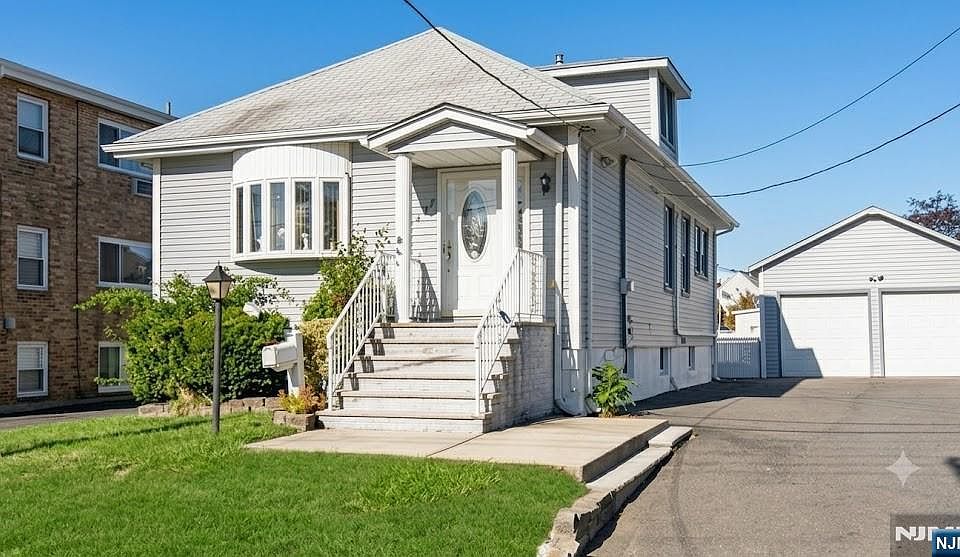 1st image of 887 Schuyler Ave