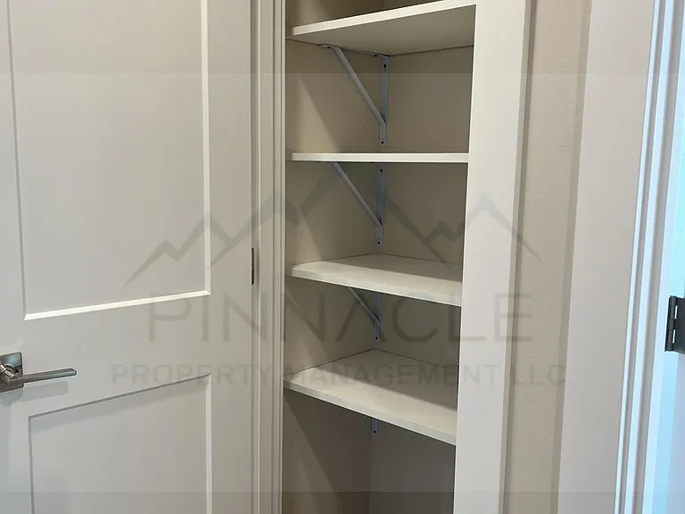 1001 W Yakima Ave #5 — Photo 10