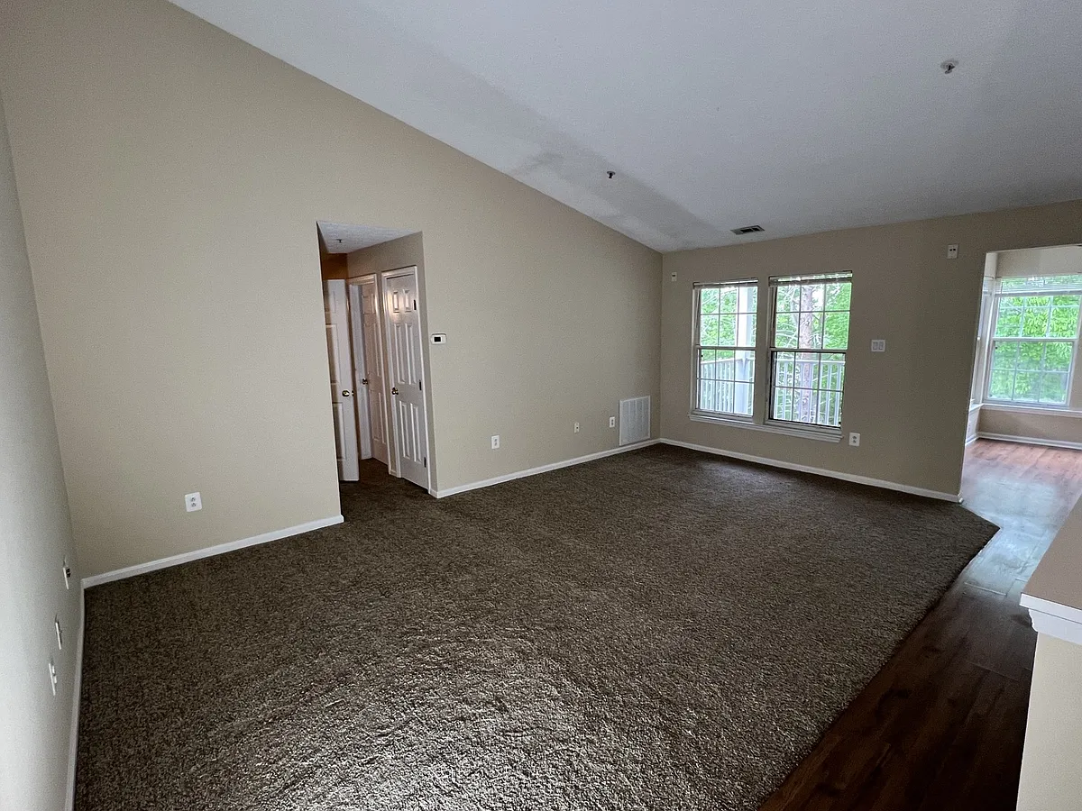 Building Photo - 904 Cedar Crest Ct #2