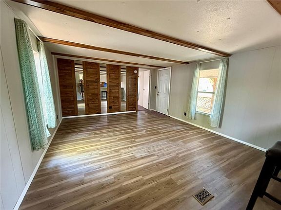 2nd image of 515 W 1st St