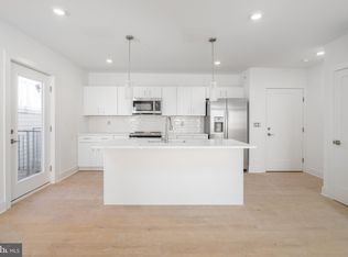 825 Bainbridge St #401, Philadelphia, PA 19147