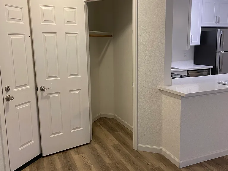 Deer Park Apartments - 95-99 Professional Center Pkwy — Photo 13
