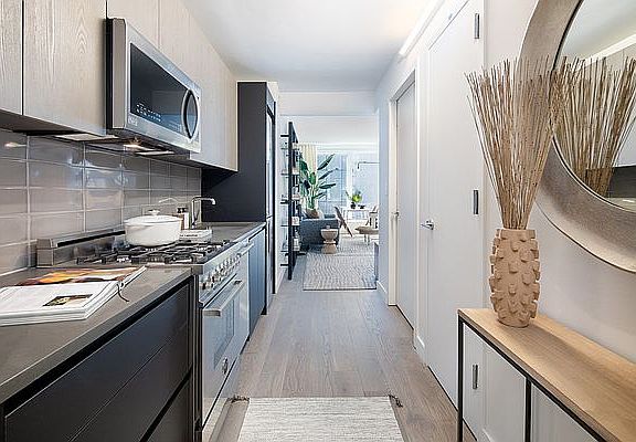 4th image of 420 Kent Ave #519-416