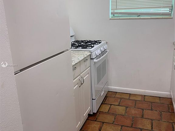 4th image of 1770 Meridian Ave #208