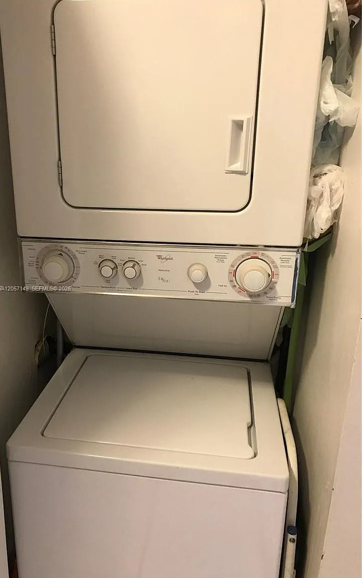 Villas Of Riverside Condo — Photo 4