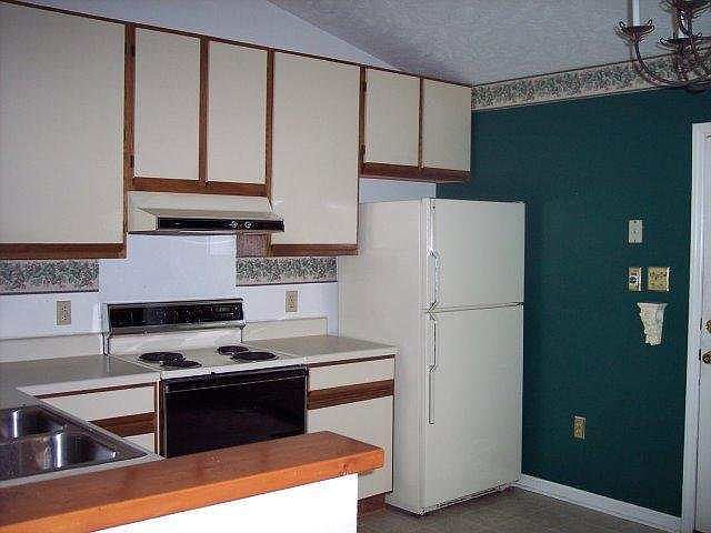 2nd image of 45 E Longleaf Drive