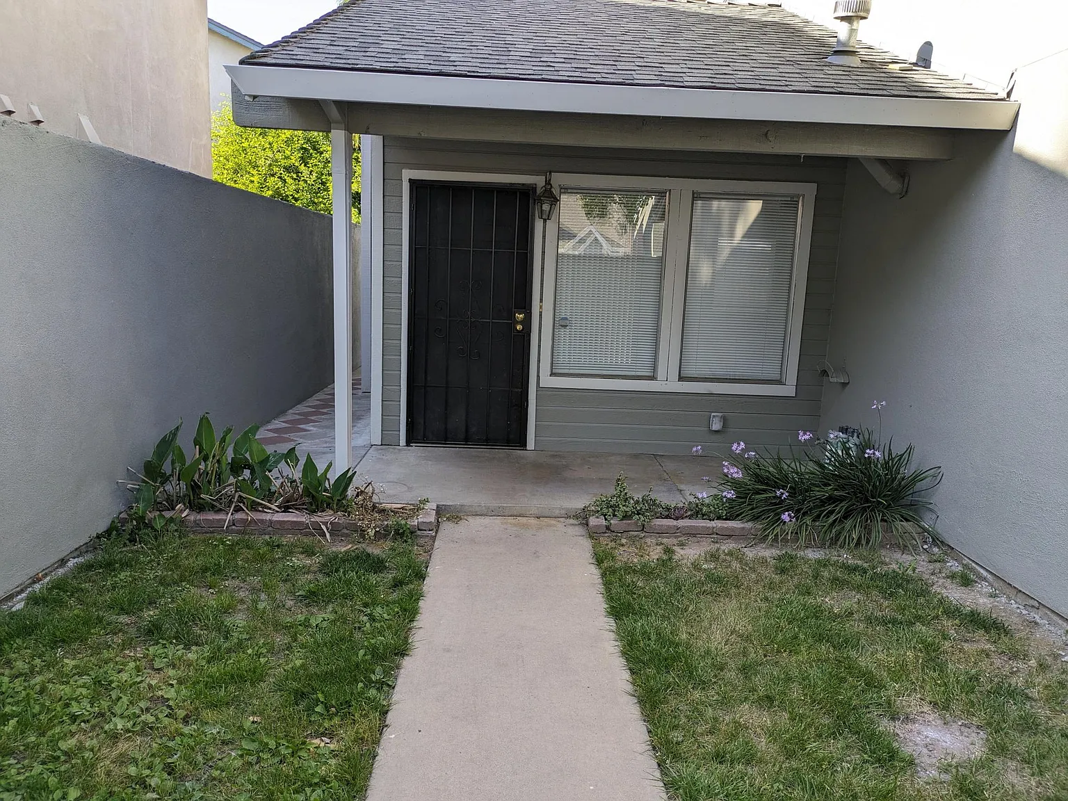 3 bed, 2.5 bath, 1372 sqft, $2,600 — Photo 2