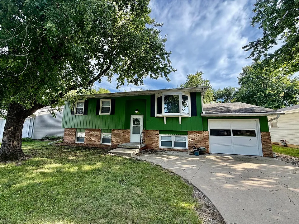1827 Jacobssen Dr