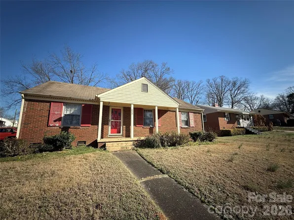 2924 Burbank Dr, Charlotte, NC 28216