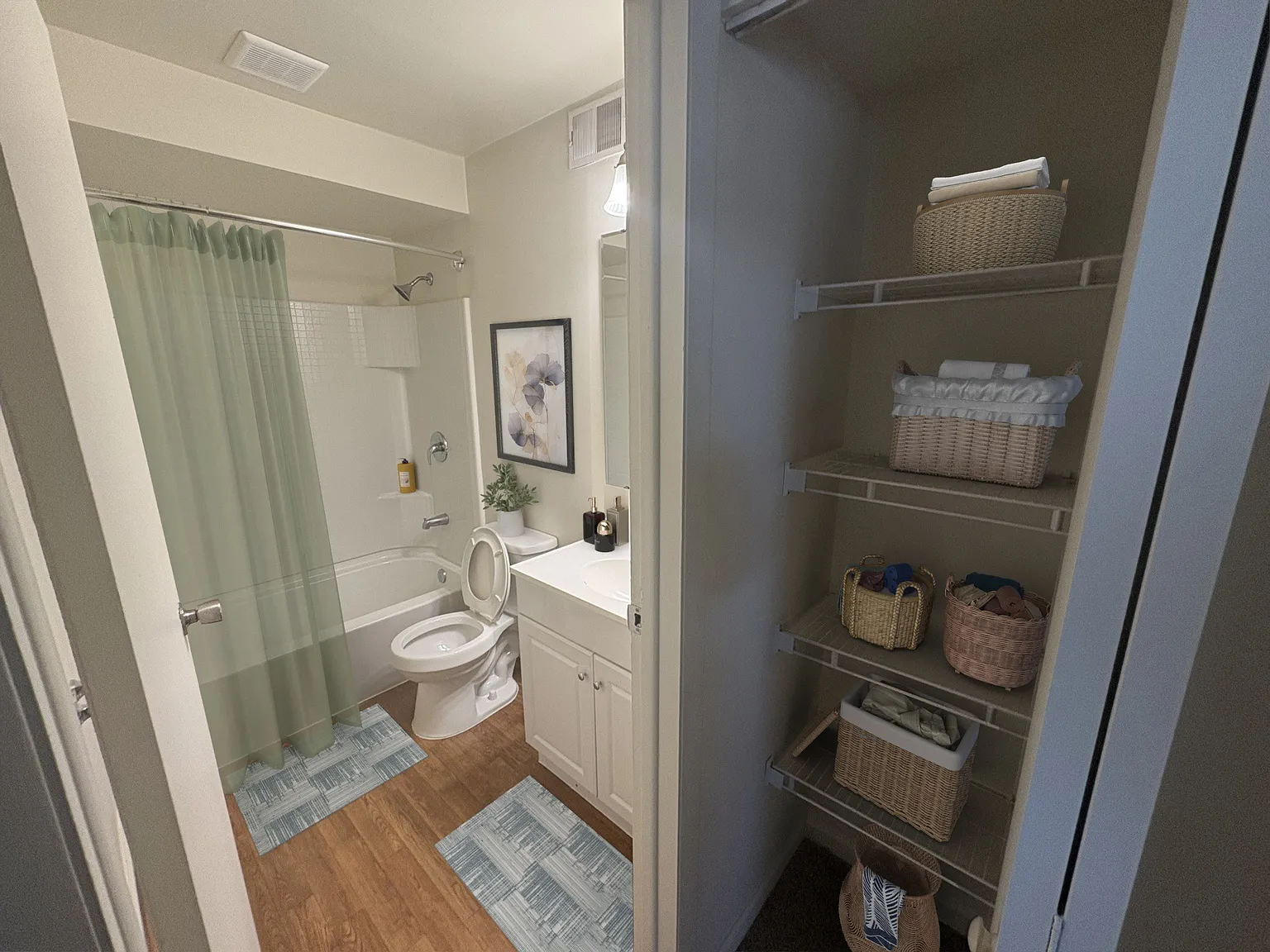 Rivers Edge Apartments and Townhomes — Photo 4