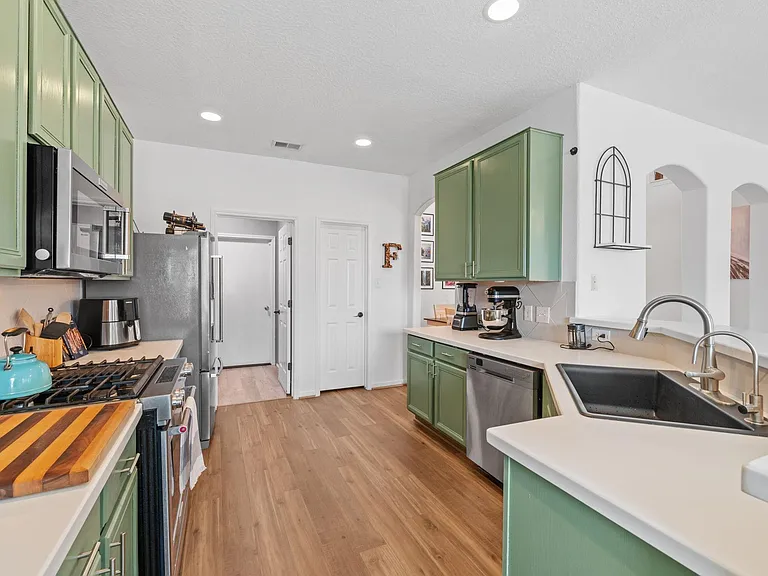 18210 Juniper Creek Ln — Photo 12