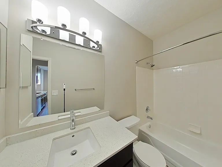 Landings At Beckett Ridge — Photo 57