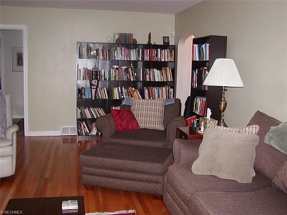 4th image of 1424 Chestnut Blvd