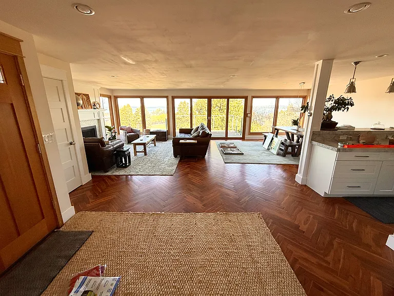 5716 SW Admiral Way #A — Photo 18