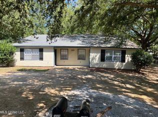 102 Los Palachios Ct, Clinton, MS 39056