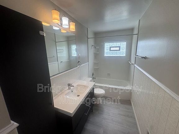 5th image of 1700 Dutchess Ave