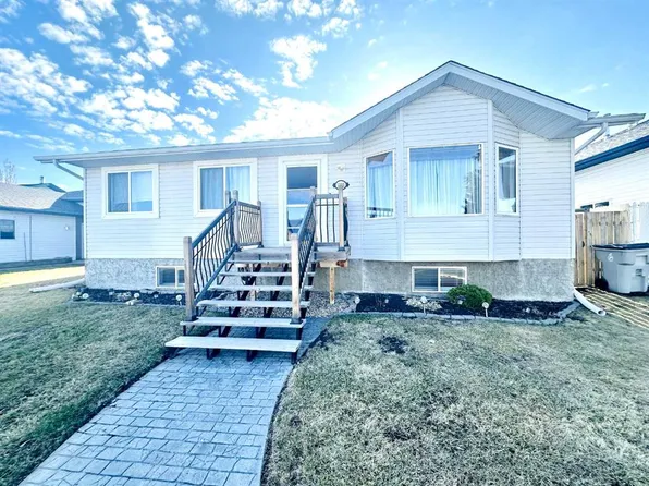 1105 W 19th St, Wainwright, AB T9W 1V1