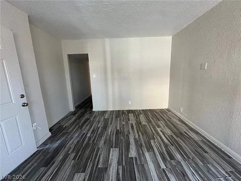 2105 Sunrise Ave #1 — Photo 4