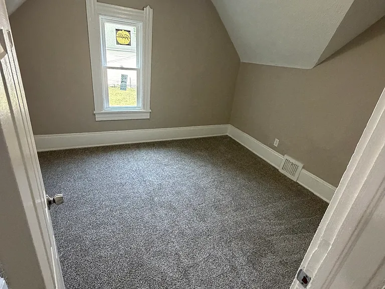 8008 Simon Ave — Photo 6