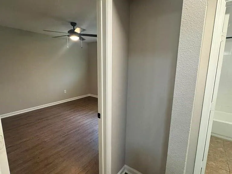 1225 W 25th St #3 — Photo 15