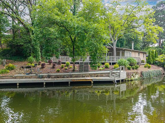 4th image of 1925 Lakeshore Dr