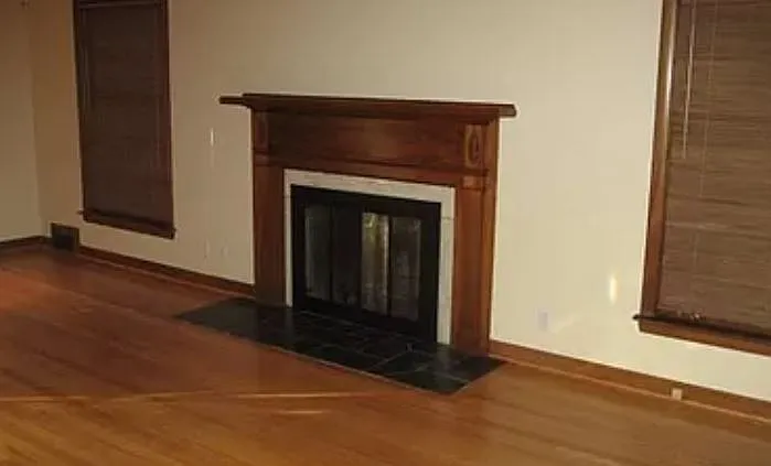 Huge Living Room - More pictures coming after the tenant vacates.