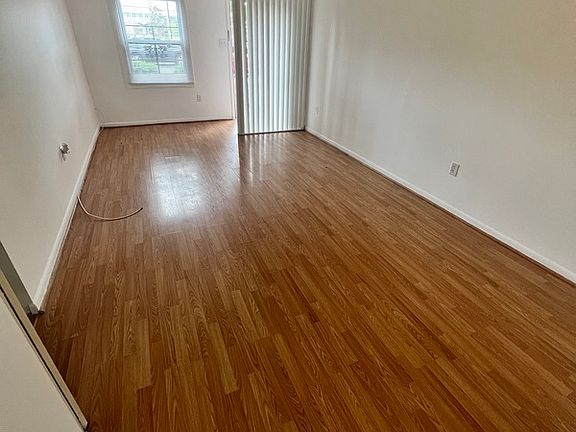 2nd image of 412 N Sheppard St APT 1