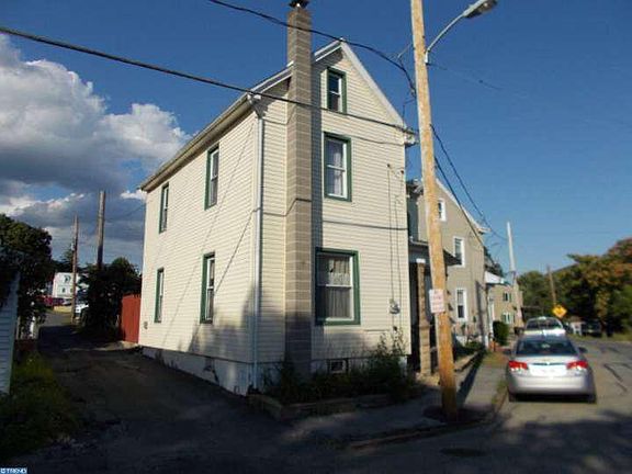 2nd image of 513 Saint John St
