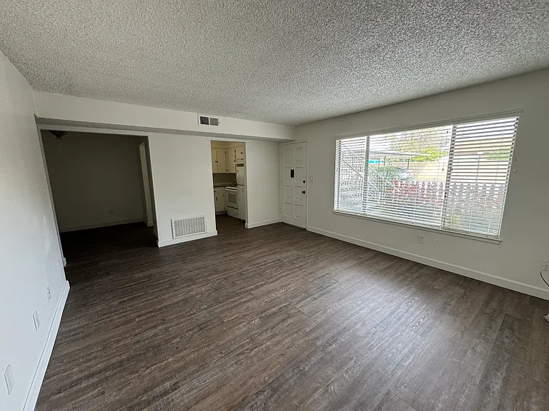 1254 W Cornell Ave — Photo 3