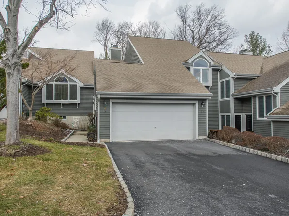 4 Crescent Hollow Ct, Ramsey, NJ 07446
