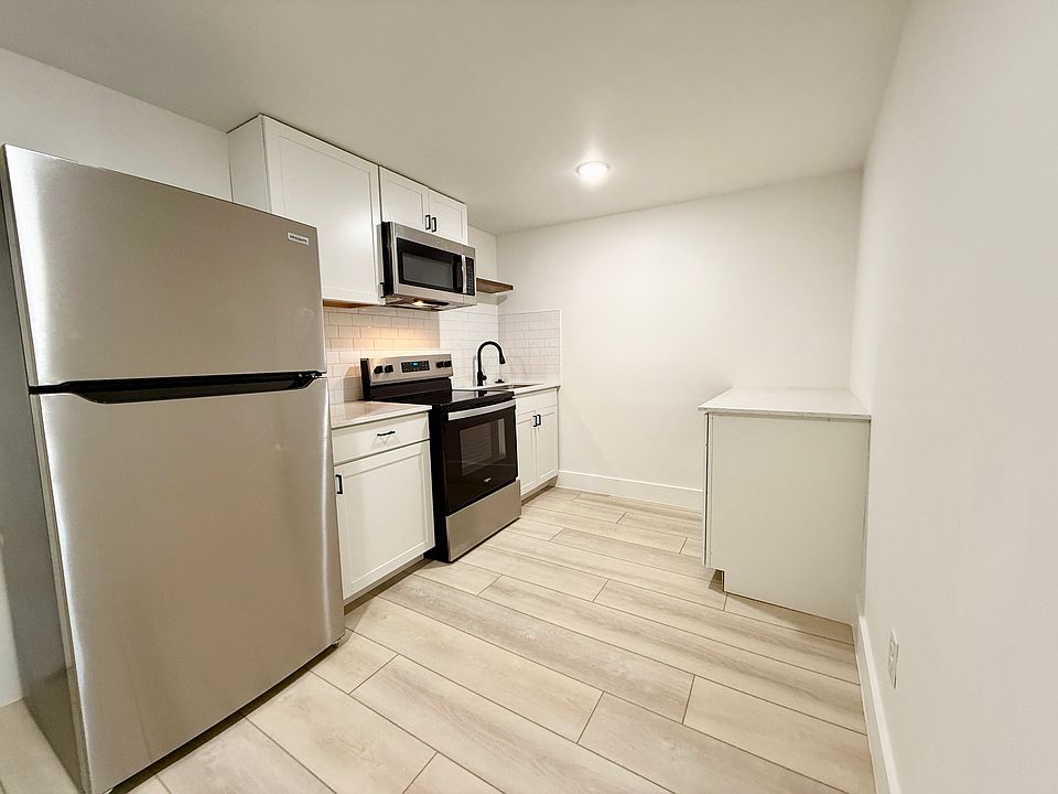 1st image of 2204 W San Antonio St APT 2