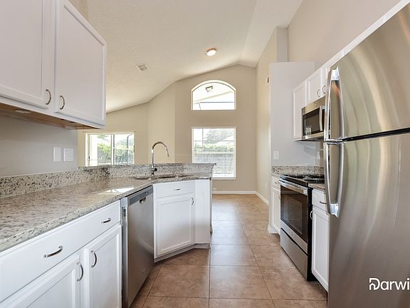 3rd image of 124 Langham Dr