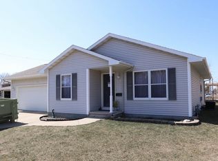 385 Lilac St, Oshkosh, WI 54902