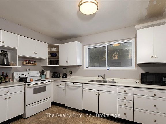2nd image of 28 Nethercott Dr
