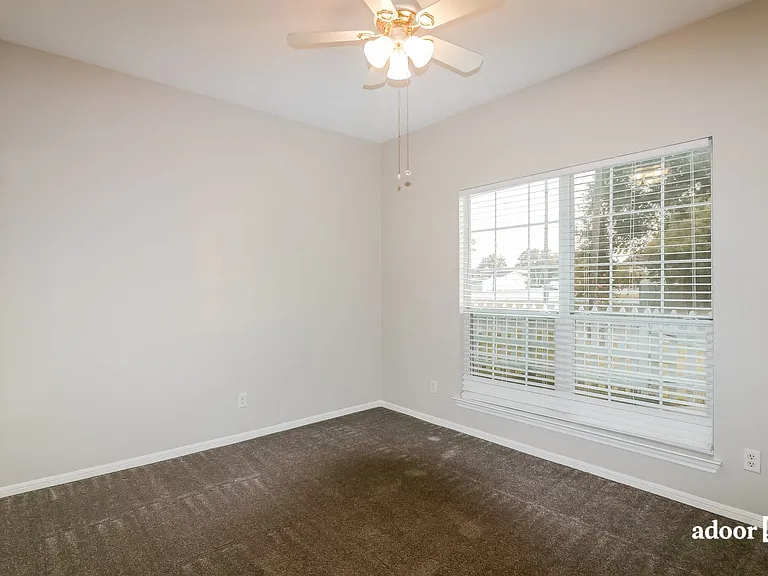 217 N Fowlkes St — Photo 11
