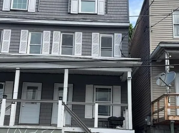 201 Market St, Cumbola, PA 17930