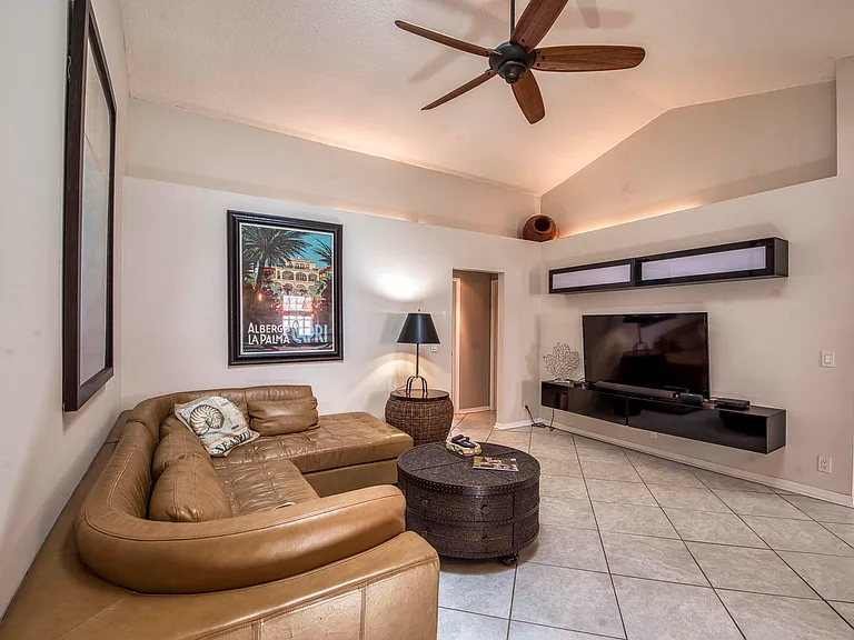 149 Cypress Cv — Photo 8