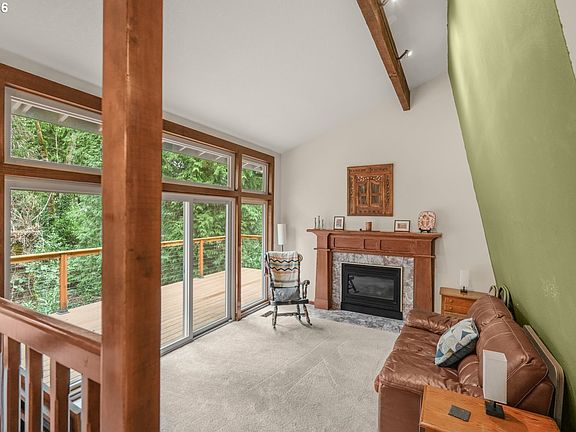 4th image of 3820 Kenthorpe Way