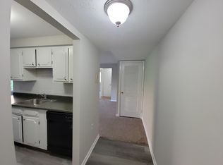 22121 River Oaks Dr #E6, Rocky River, OH 44116
