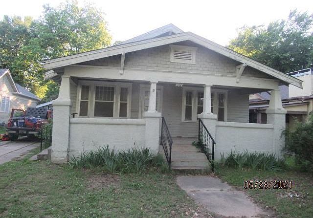 1st image of 1017 N 1st St